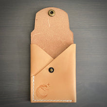 Load image into Gallery viewer, The Strike in Natural Vegtan