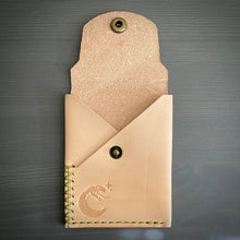 Load image into Gallery viewer, The Strike in Natural Vegtan