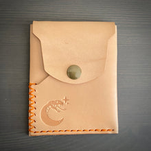 Load image into Gallery viewer, The Strike in Natural Vegtan