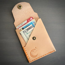 Load image into Gallery viewer, The Strike in Natural Vegtan