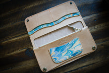 Load image into Gallery viewer, The Crow | Women’s Wallet in Marbled And Natural Vegtan
