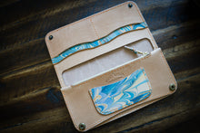 Load image into Gallery viewer, The Crow | Women’s Wallet in Marbled And Natural Vegtan
